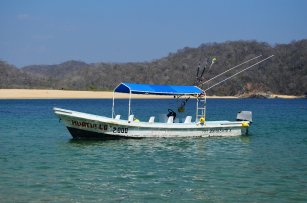 9 bay tour Huatulco Mexico with our boat